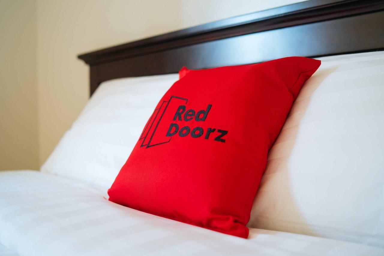 Reddoorz Plus Near Capitol Commons Pasig City Exterior foto